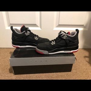 Jordan 4s Bred sz 4Y